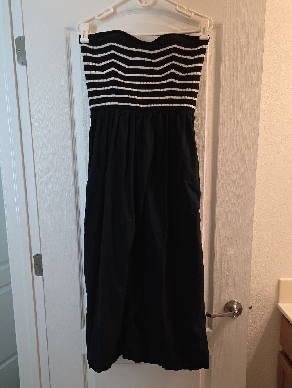 Universal Thread Black and White Striped Tube Top